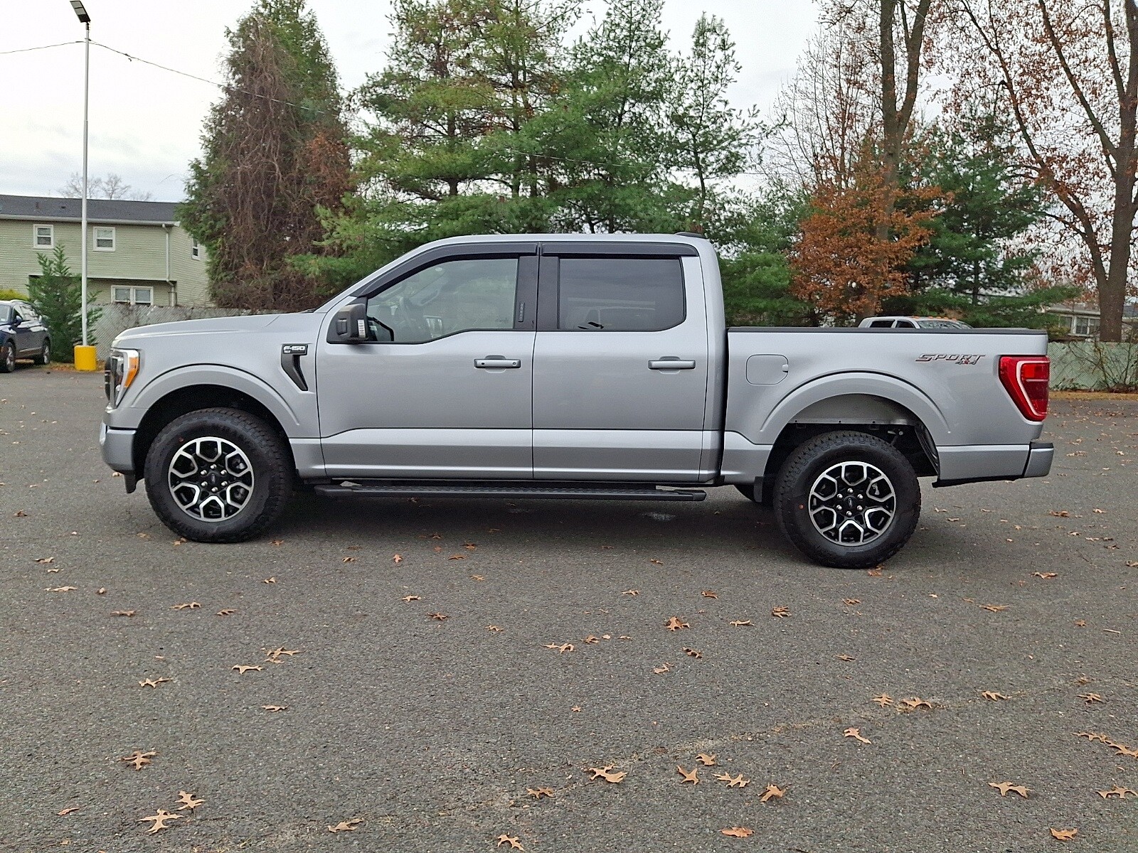 2023 Ford F-150 XLT photo 4