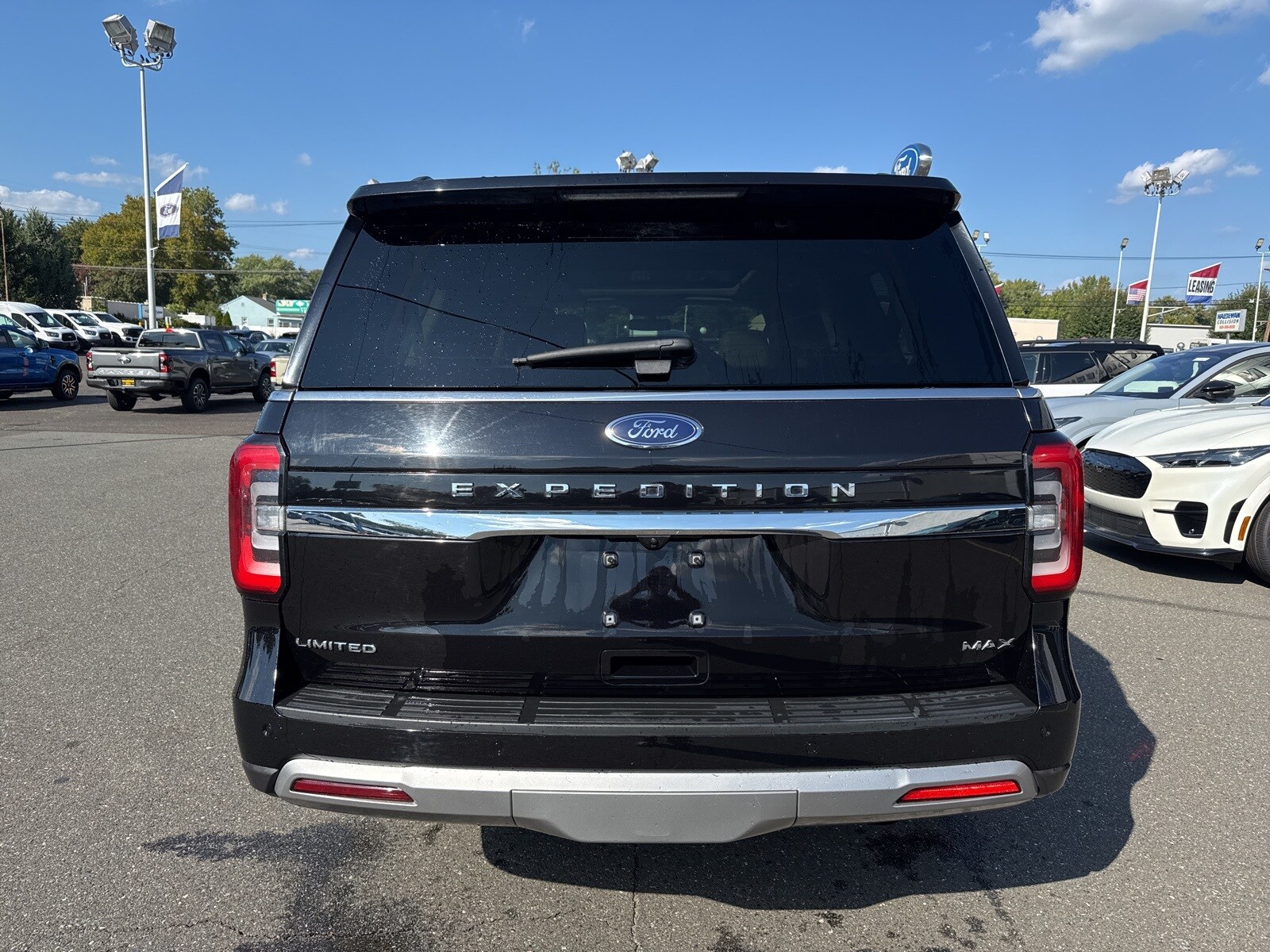2024 Ford Expedition MAX Limited photo 3