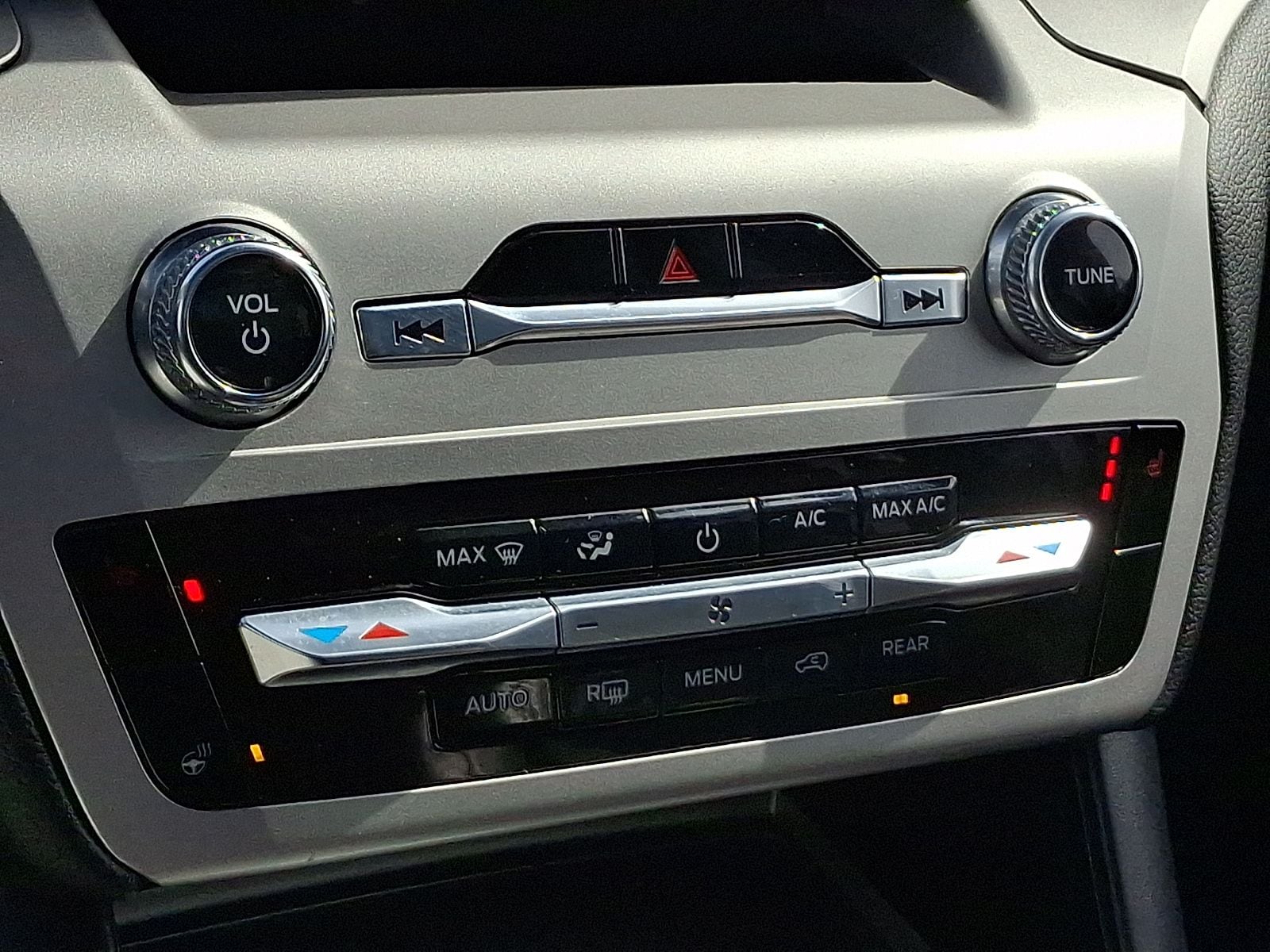 2022 Ford Explorer XLT - Photo 16