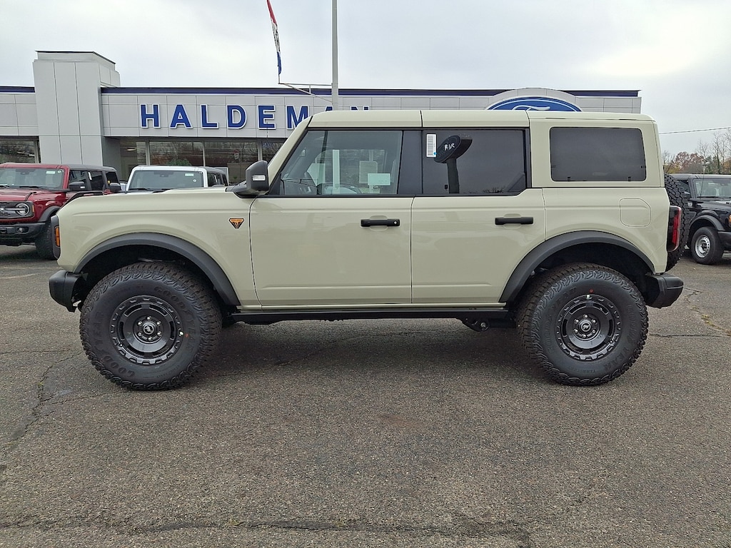 New 2025 Ford Bronco Badlands SUV