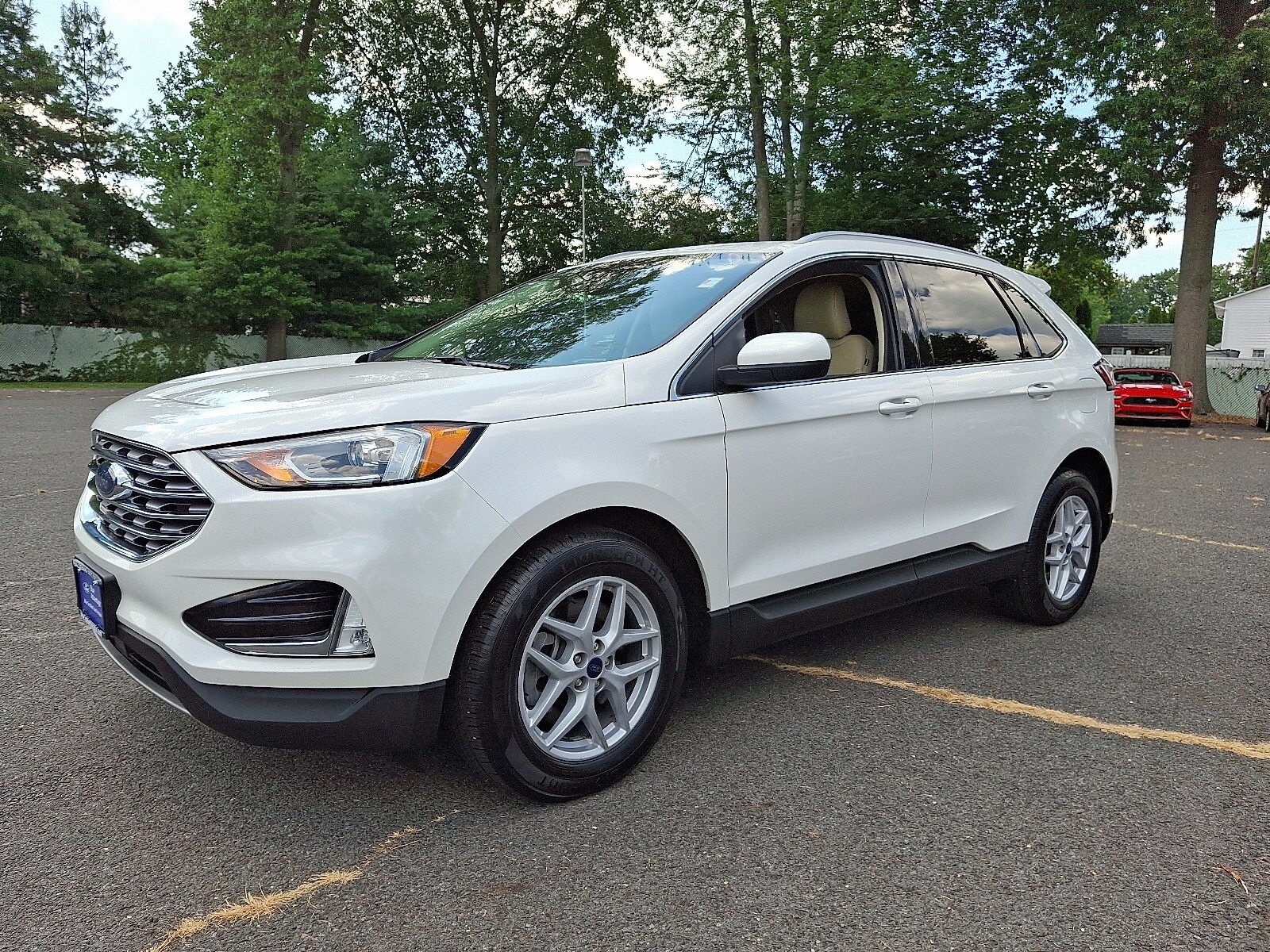 2021 Ford Edge SEL photo 3