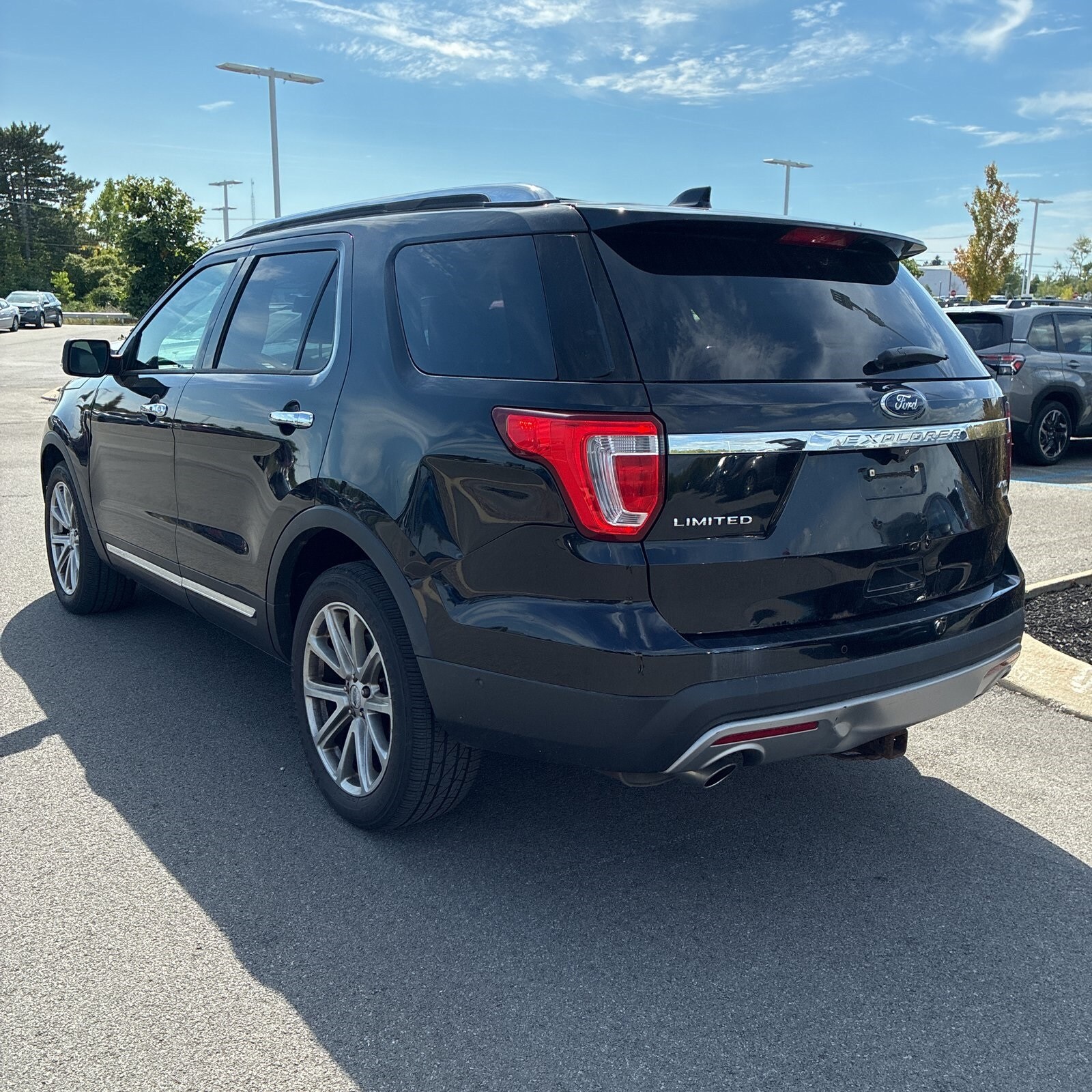 2016 Ford Explorer Limited photo 3