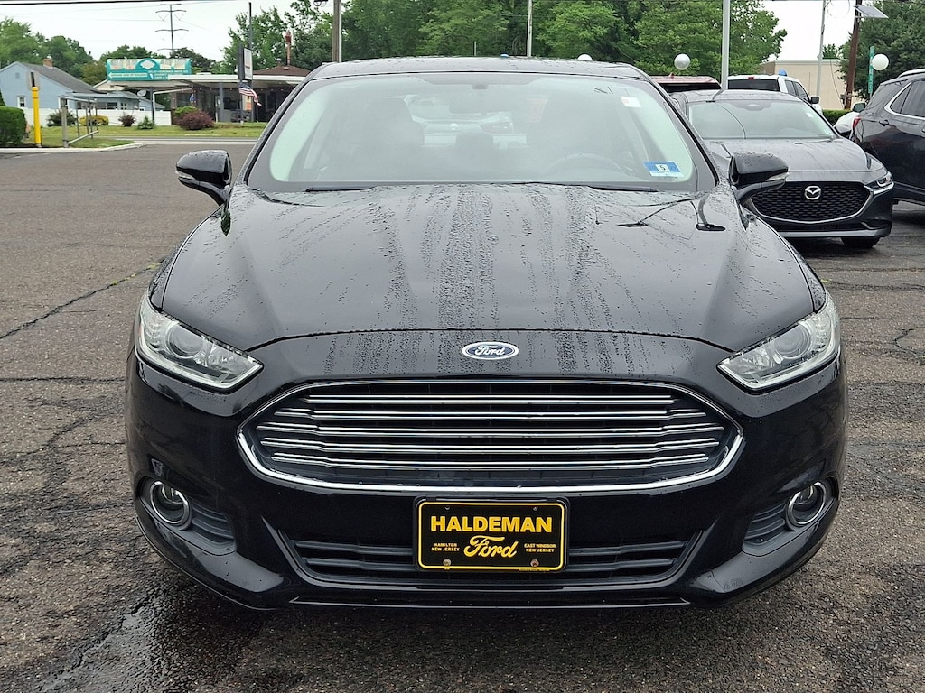 Used 2016 Ford Fusion SE Sedan