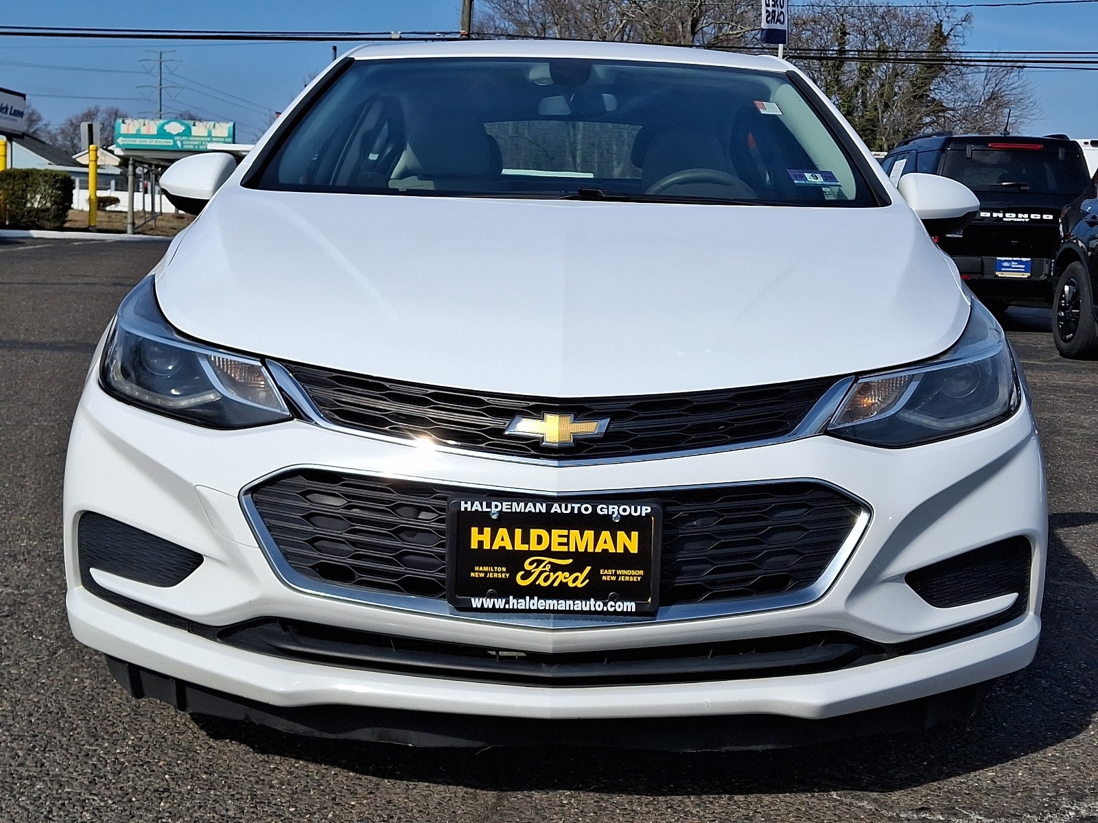 Used 2017 Chevrolet Cruze LT with VIN 3G1BE6SMXHS570274 for sale in Trenton, NJ