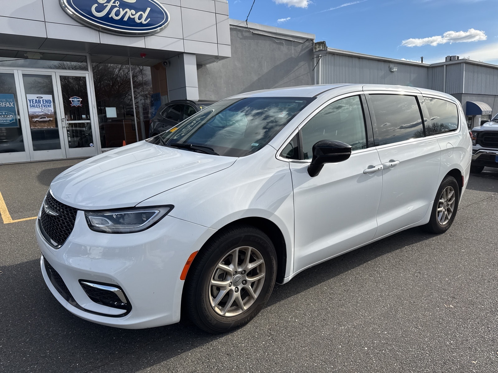 2024 Chrysler Pacifica Touring L