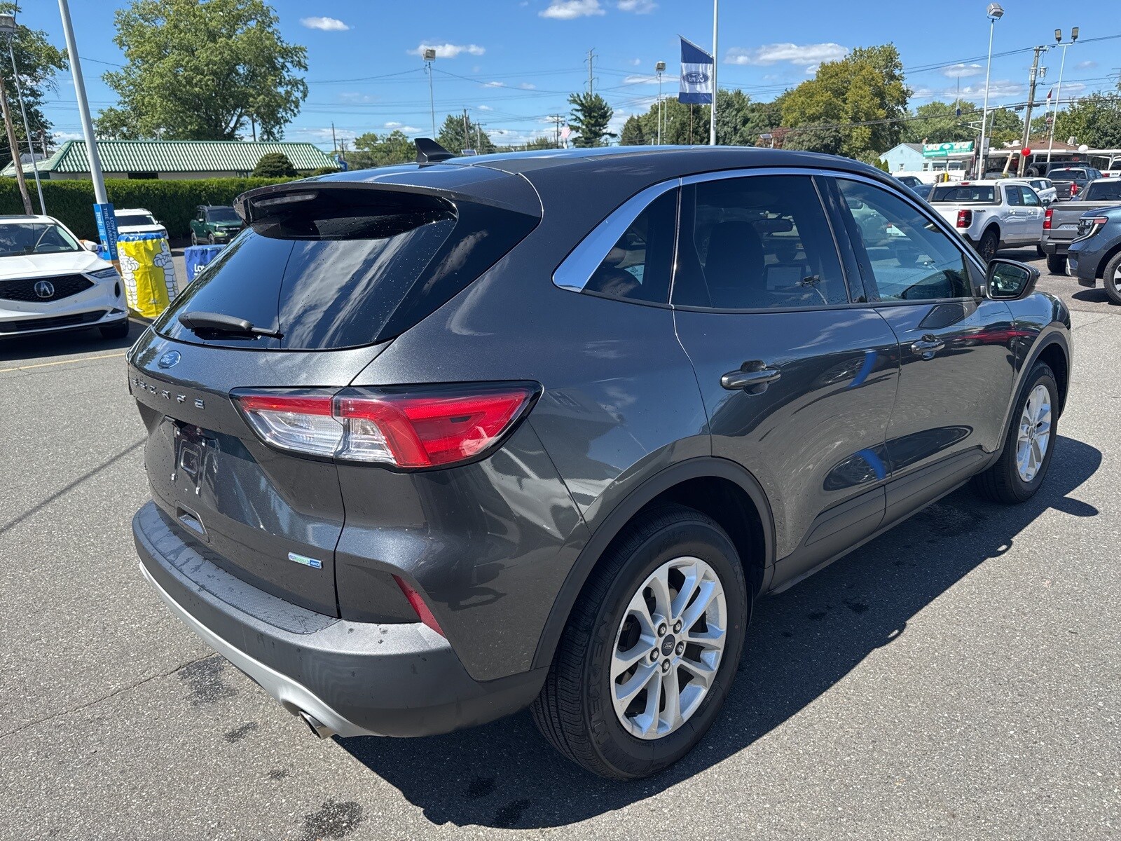 2020 Ford Escape SE photo 4