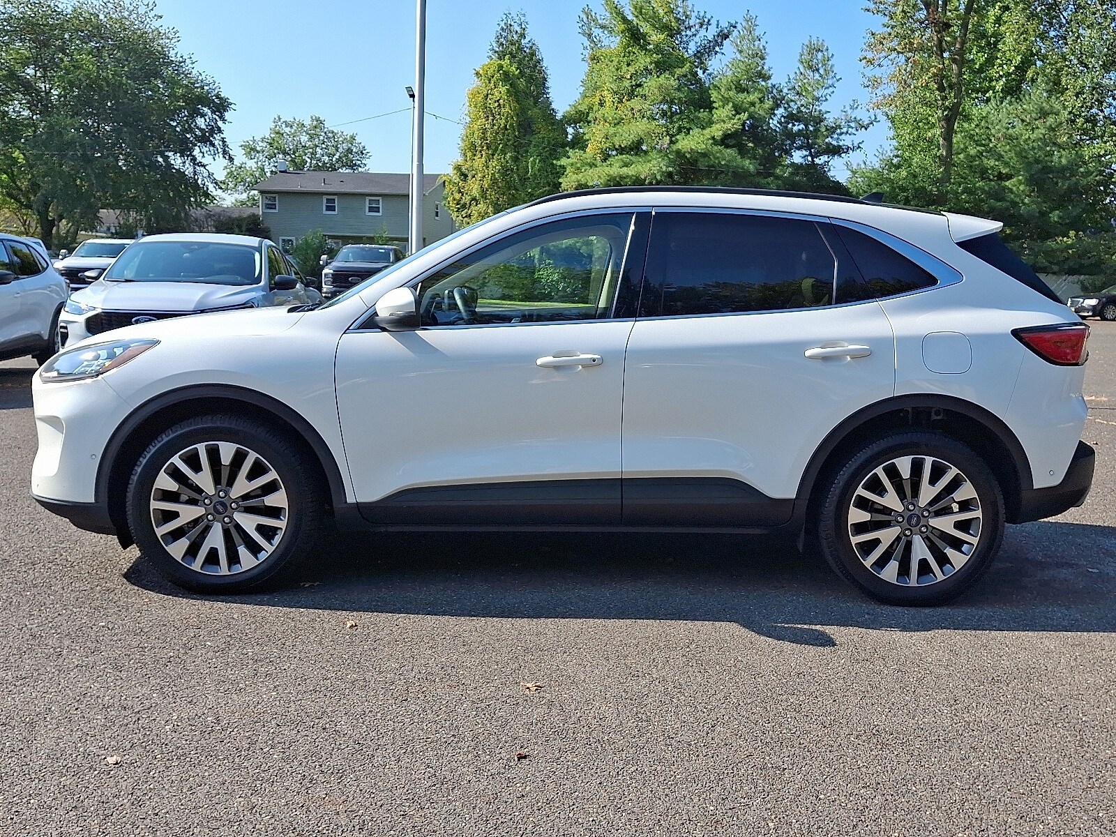 2020 Ford Escape Titanium photo 4