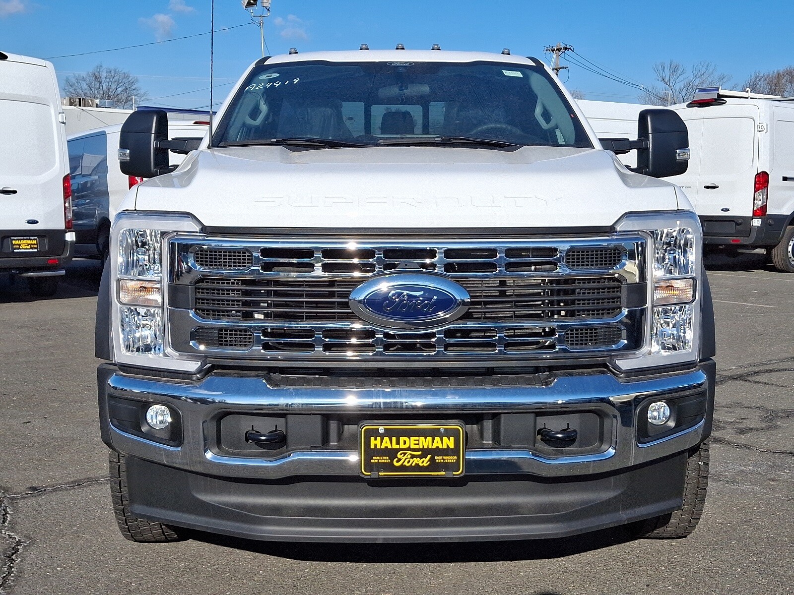 2024 Ford F-550 photo 2