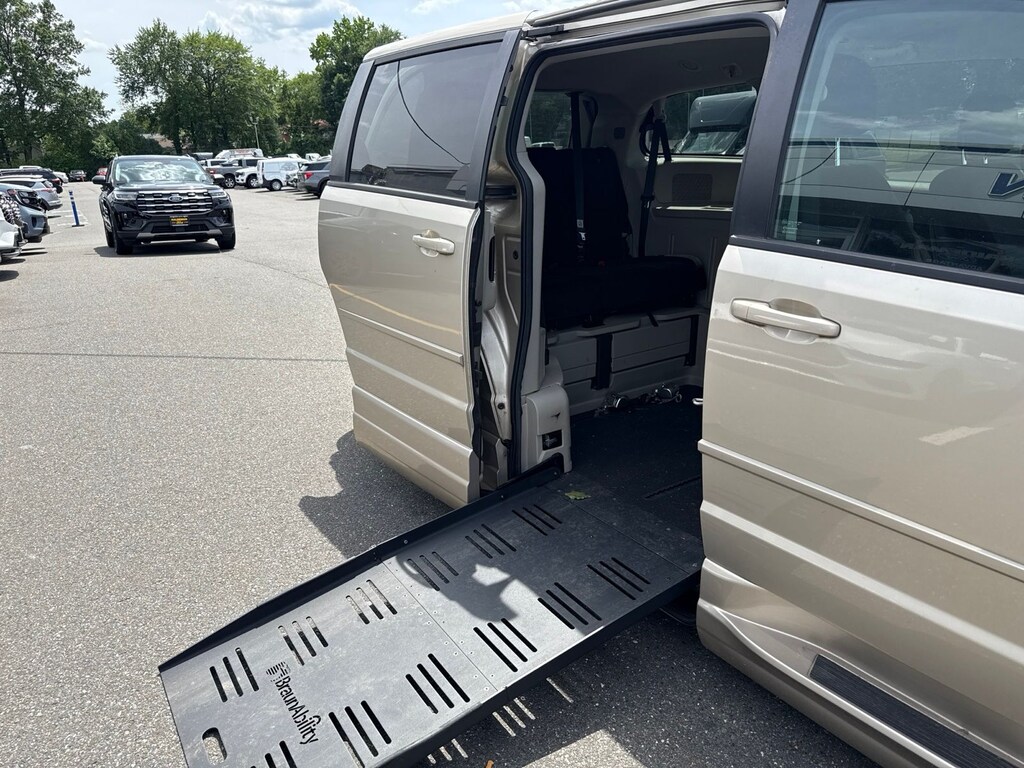 Used 2015 Dodge Grand Caravan SXT Minivan/Van
