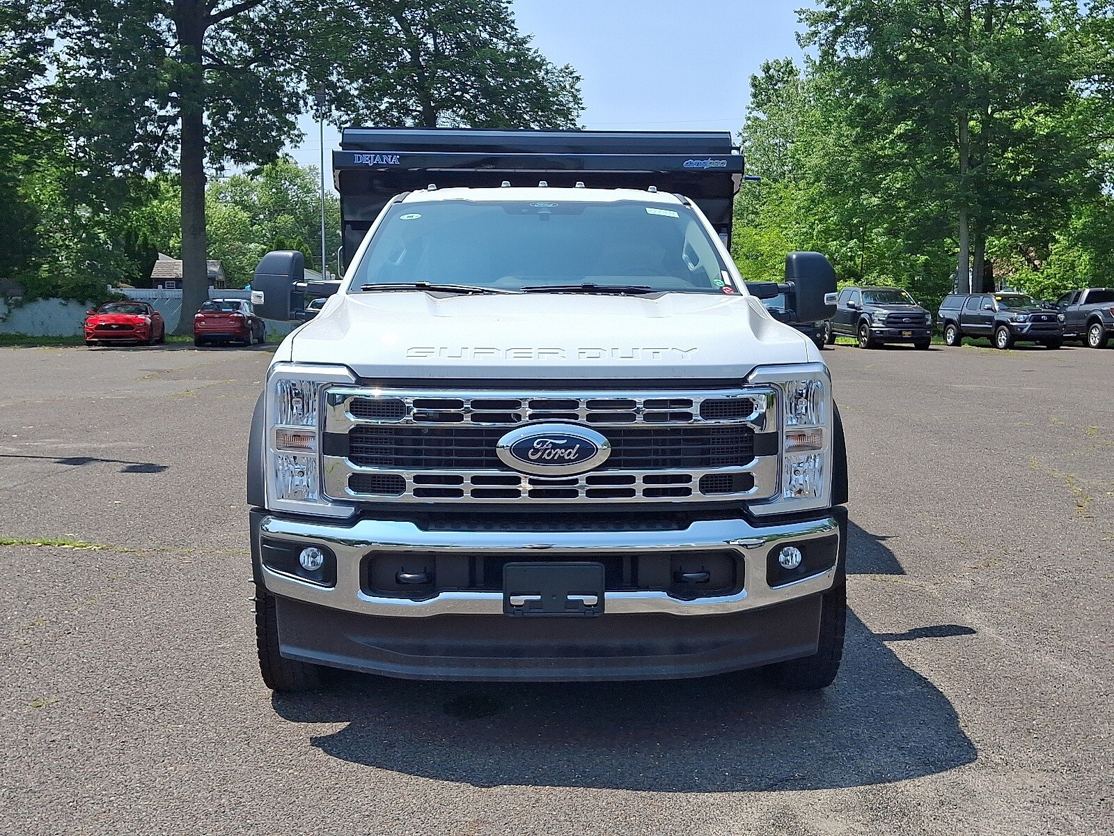 2025 Ford F-550 photo 2