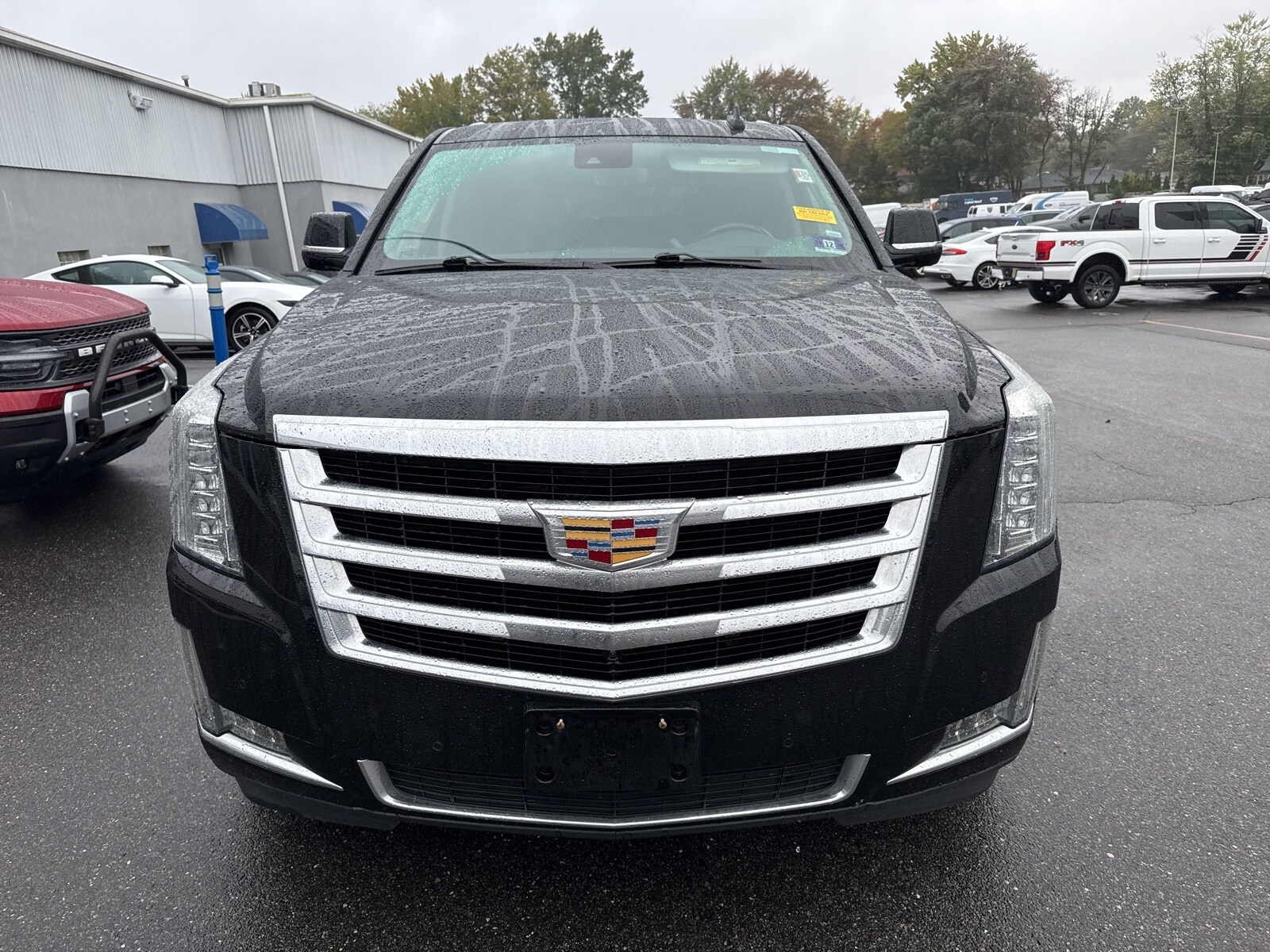 2020 Cadillac Escalade Luxury photo 3