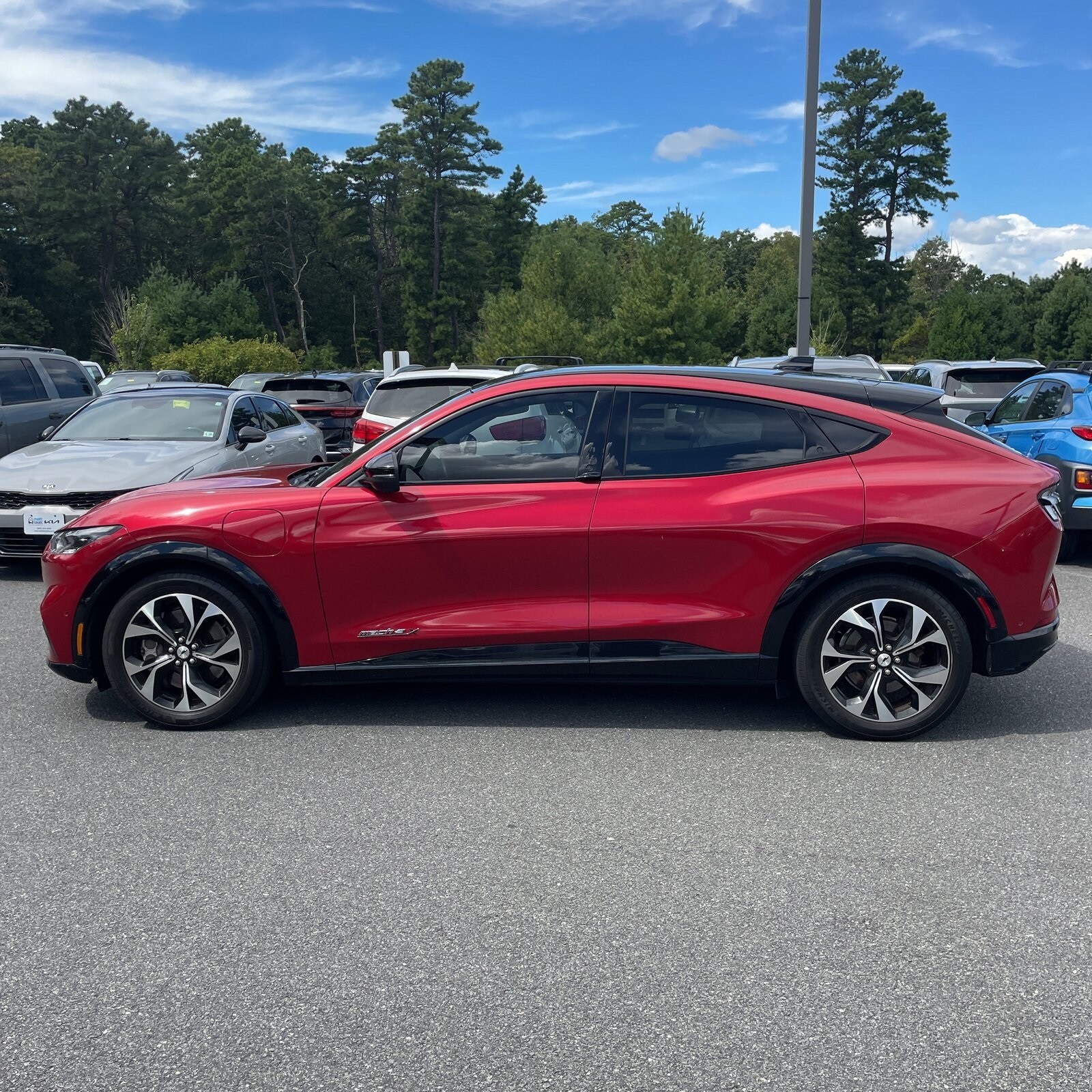 2021 Ford Mustang Mach-E Premium photo 4