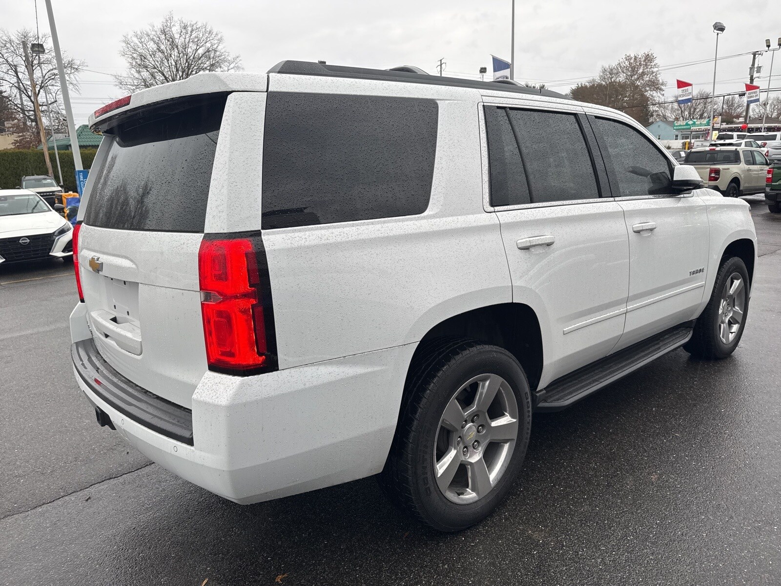 2017 Chevrolet Tahoe LS photo 2