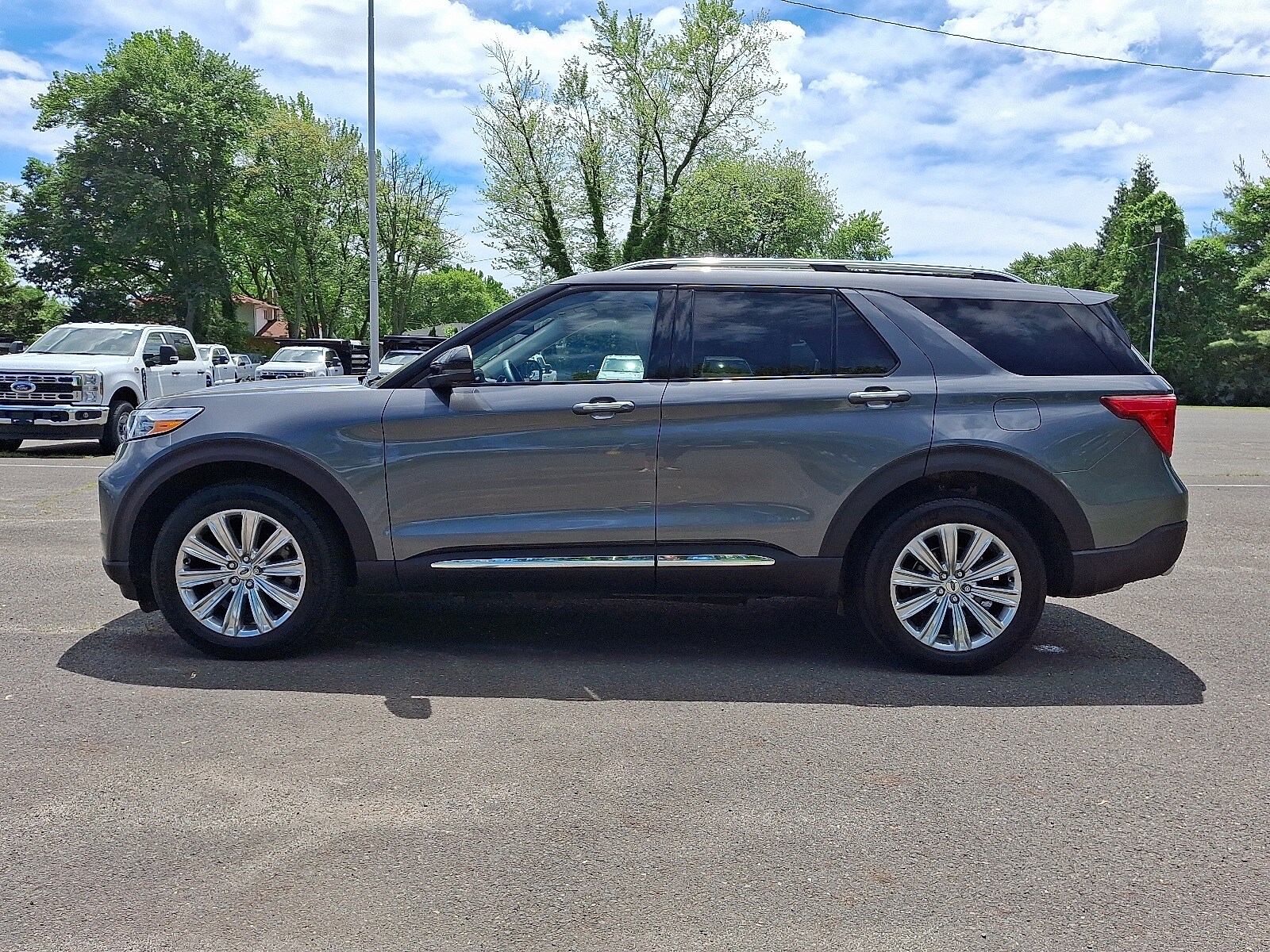 2023 Ford Explorer Limited photo 4