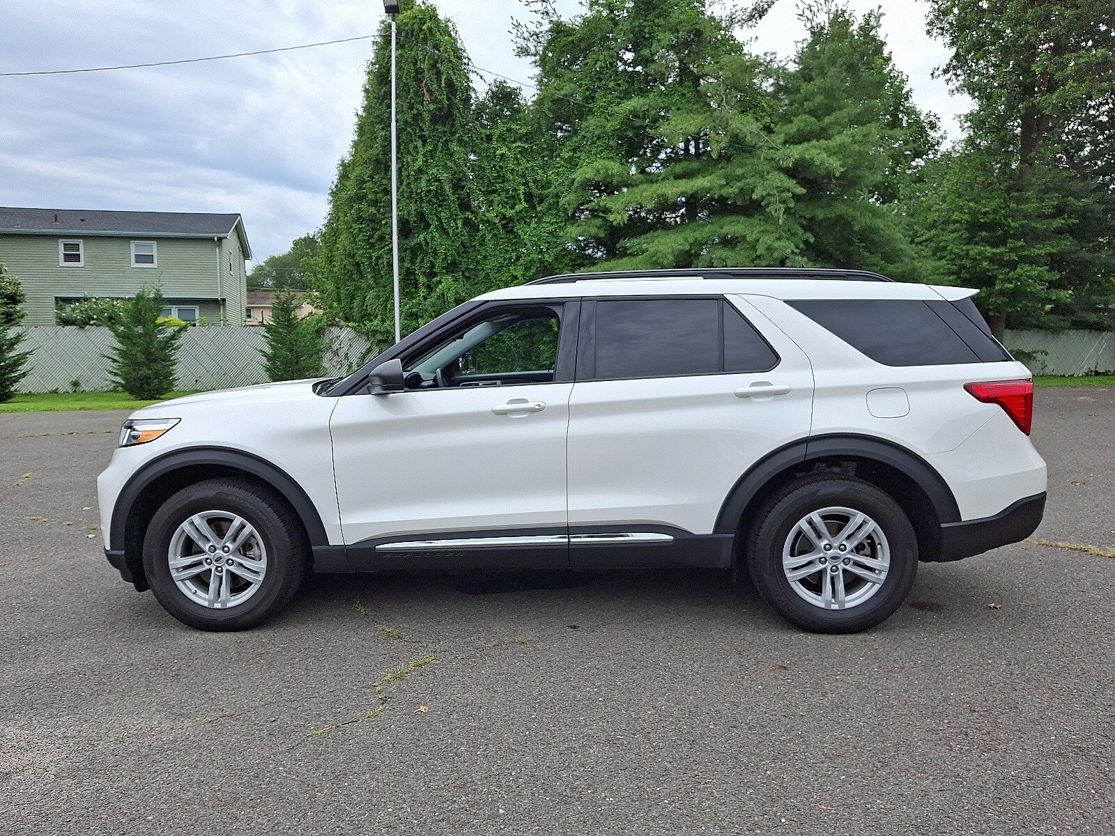 2024 Ford Explorer XLT photo 4