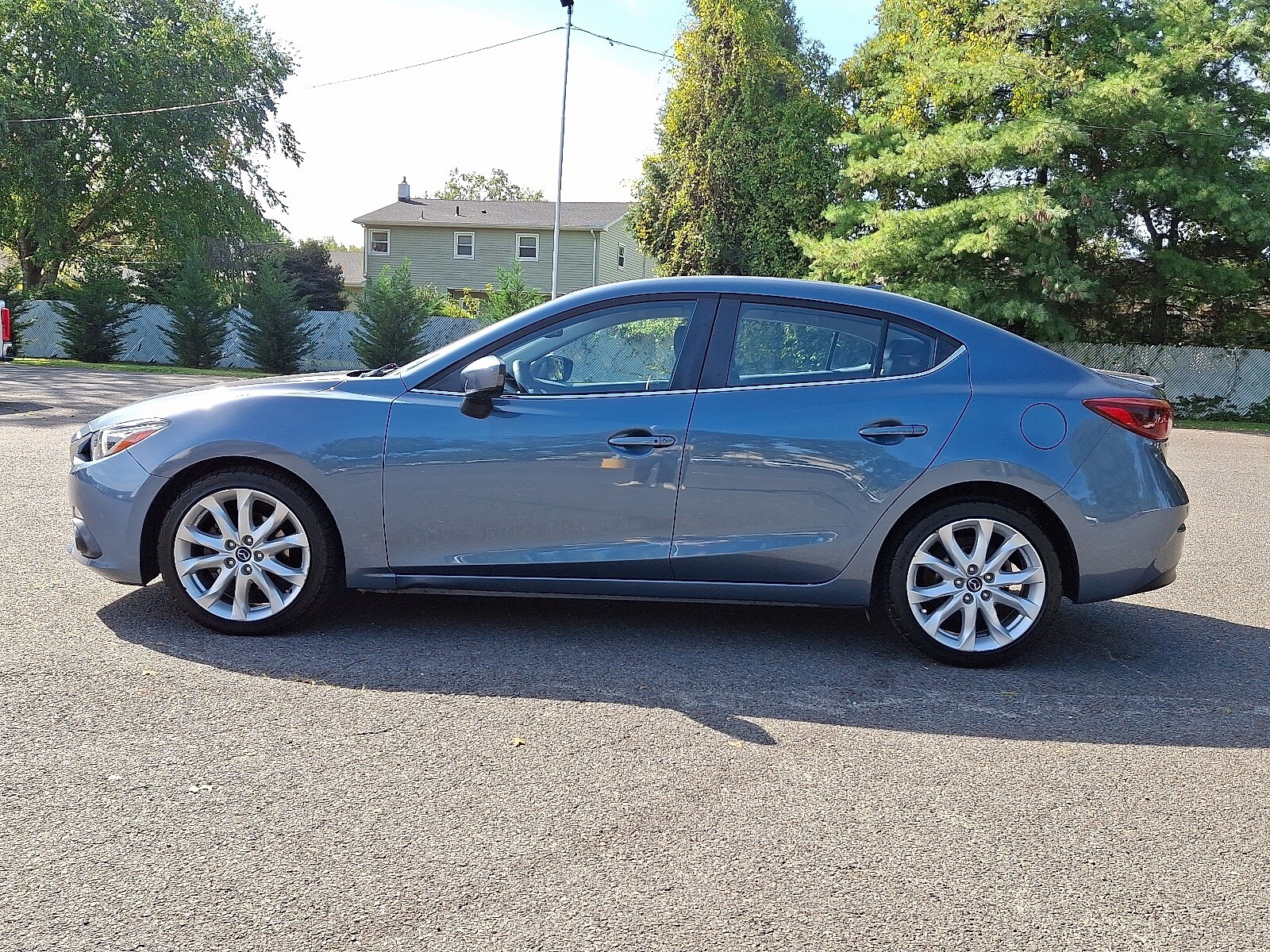 2014 Mazda Mazda3 s Touring photo 2