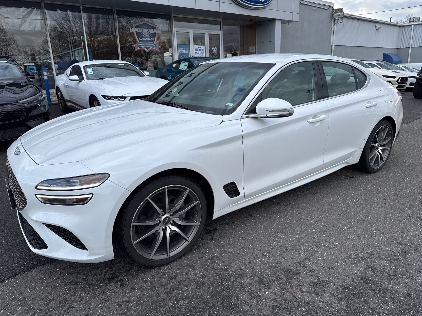 2023 GENESIS G70 Standard's photo