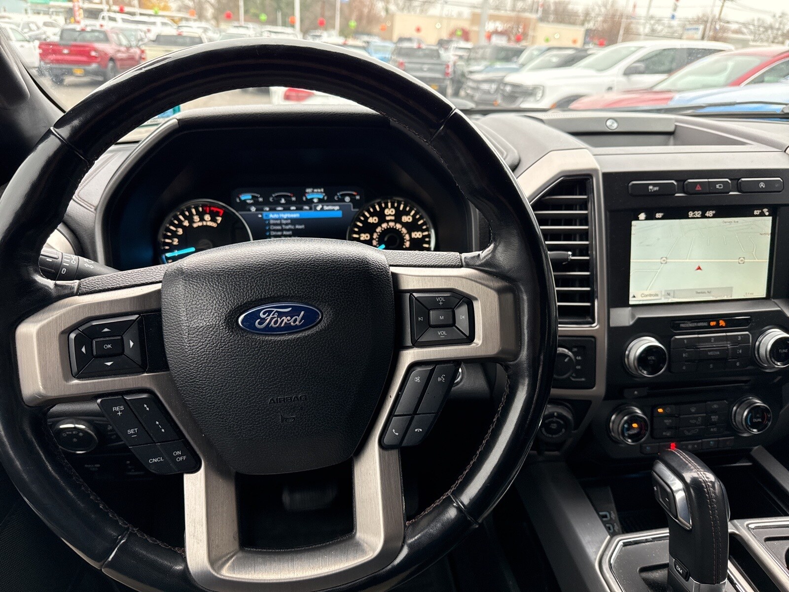 2018 Ford F-150 Platinum photo 2