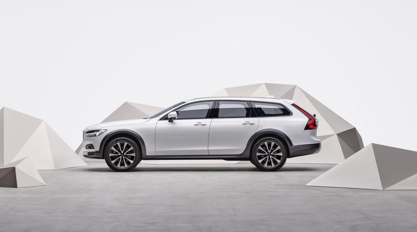 2025 Volvo V90 Cross Country