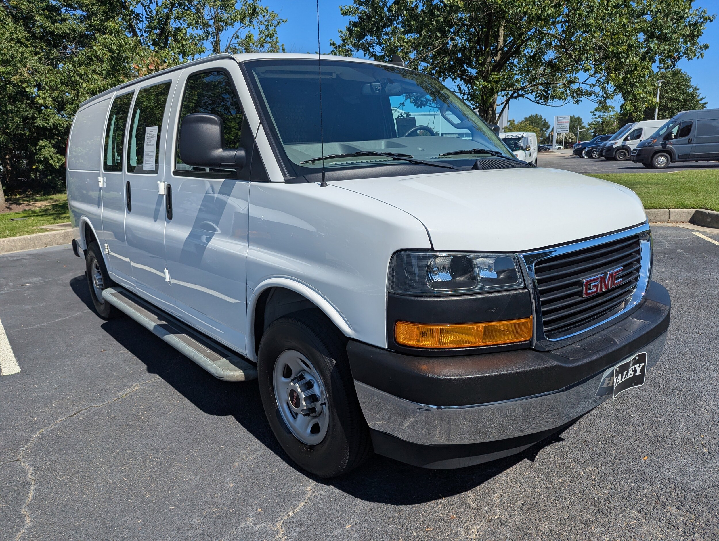 2023 Gmc Savana Cargo 2500 photo 2