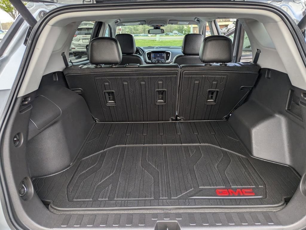 2023 GMC Terrain SLT - Photo 16