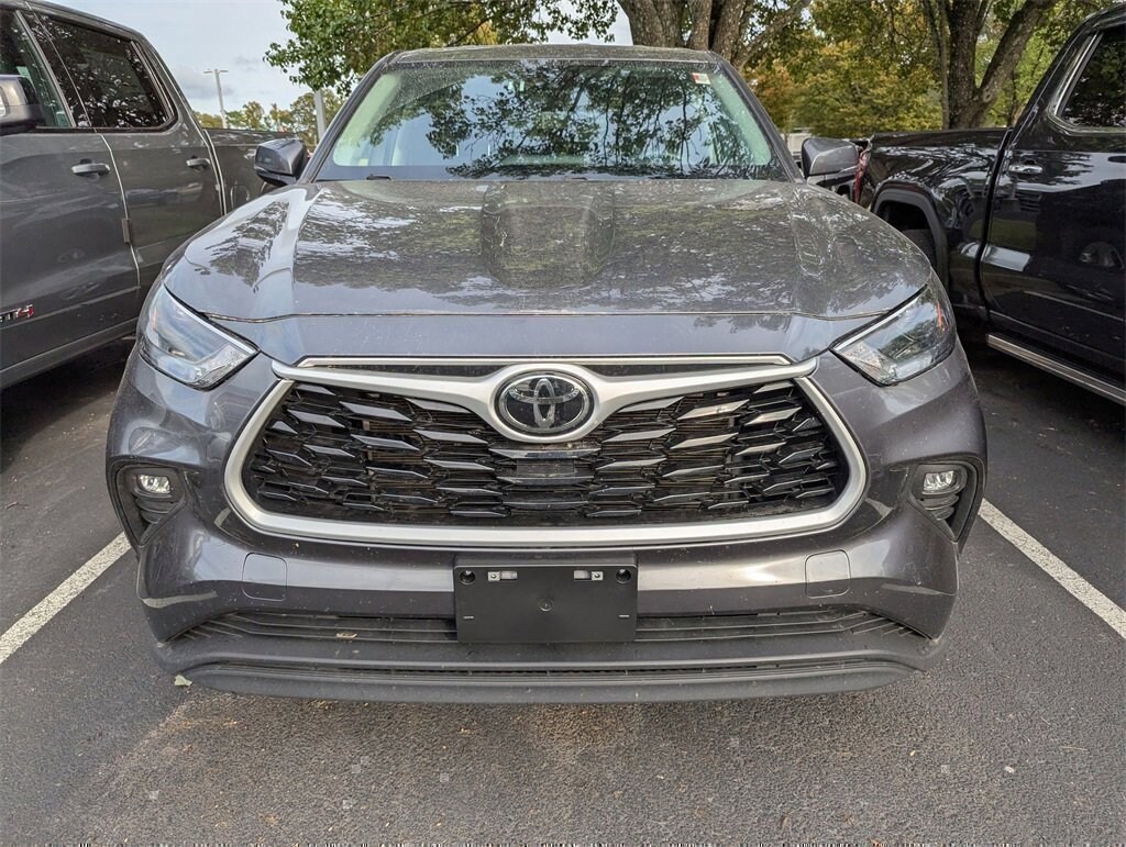 Used 2024 Toyota Highlander LE SUV