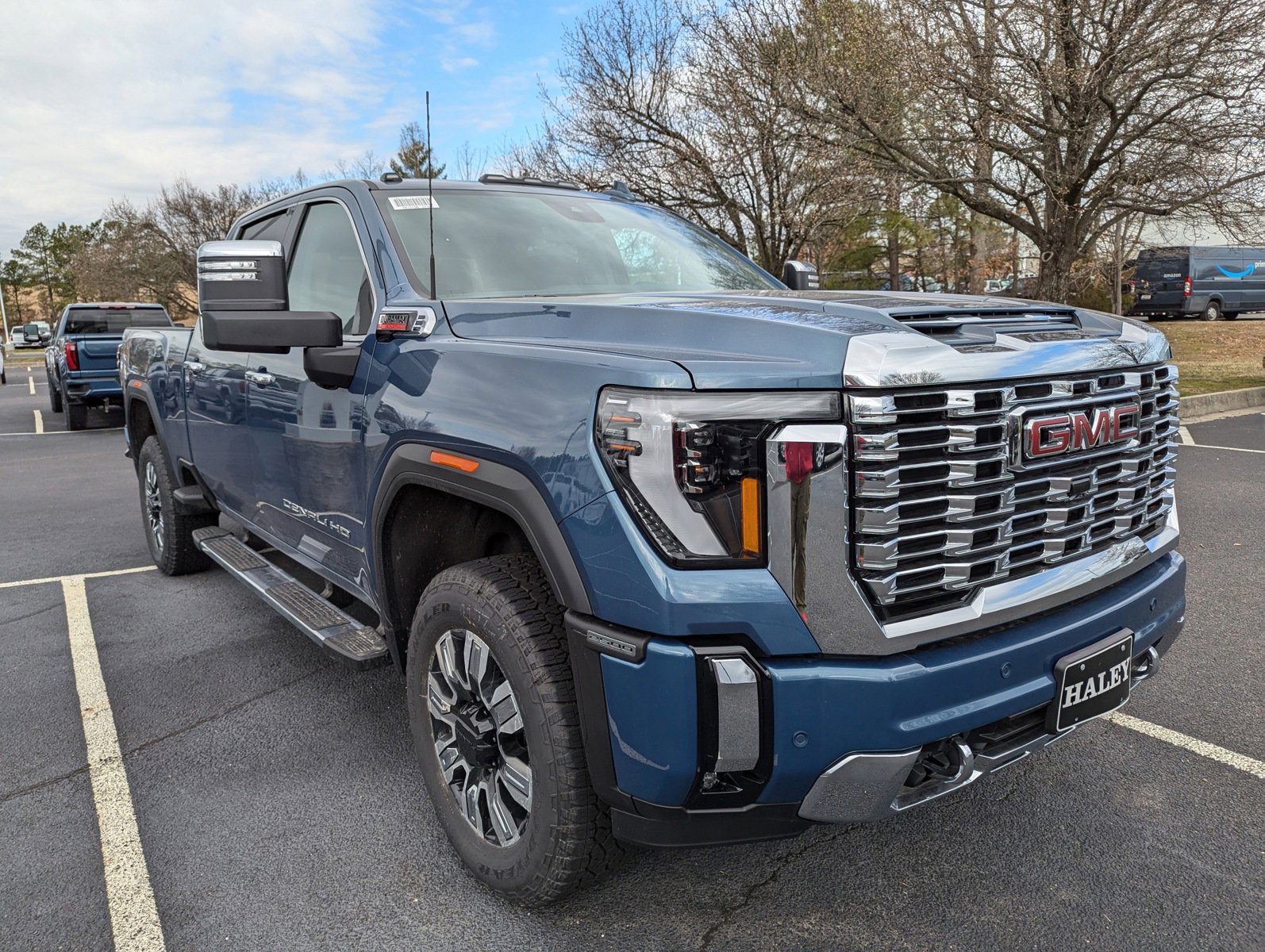 2025 Gmc Sierra 2500 HD Denali photo 2