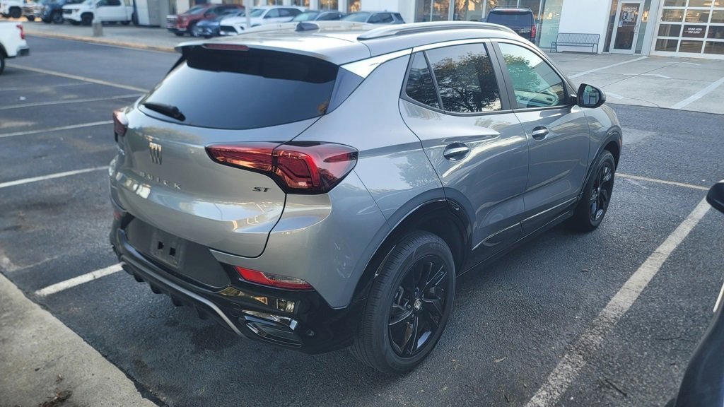 2024 Buick Encore GX Sport Touring photo 4