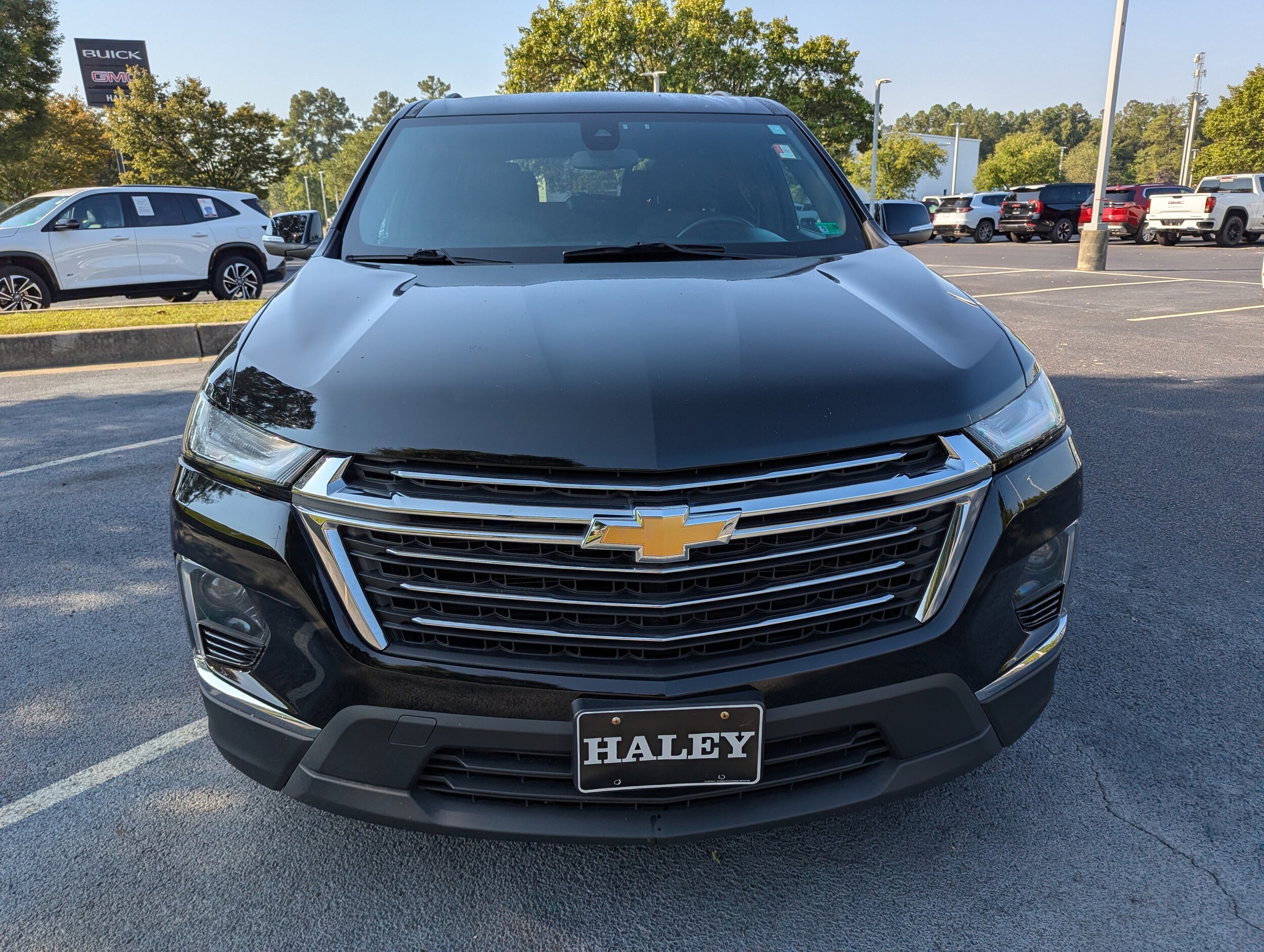 2022 Chevrolet Traverse Cloth photo 2