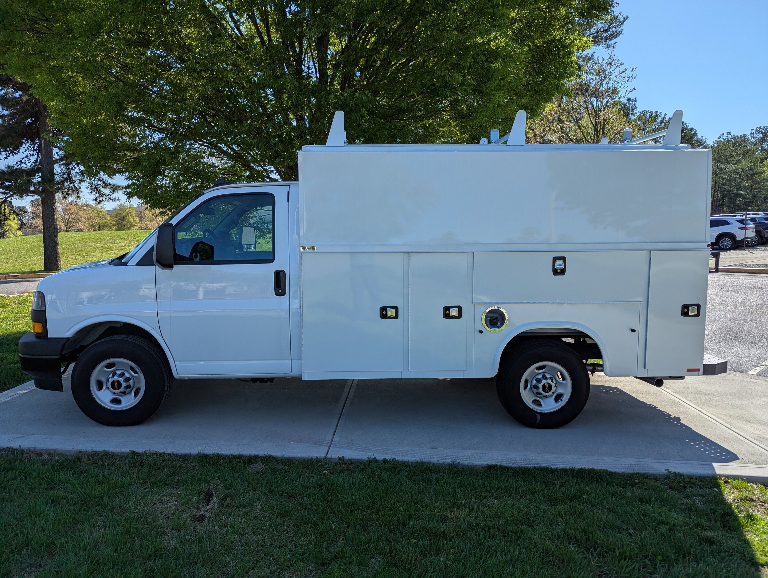 2024 Gmc Savana Cutaway 3500 photo 4