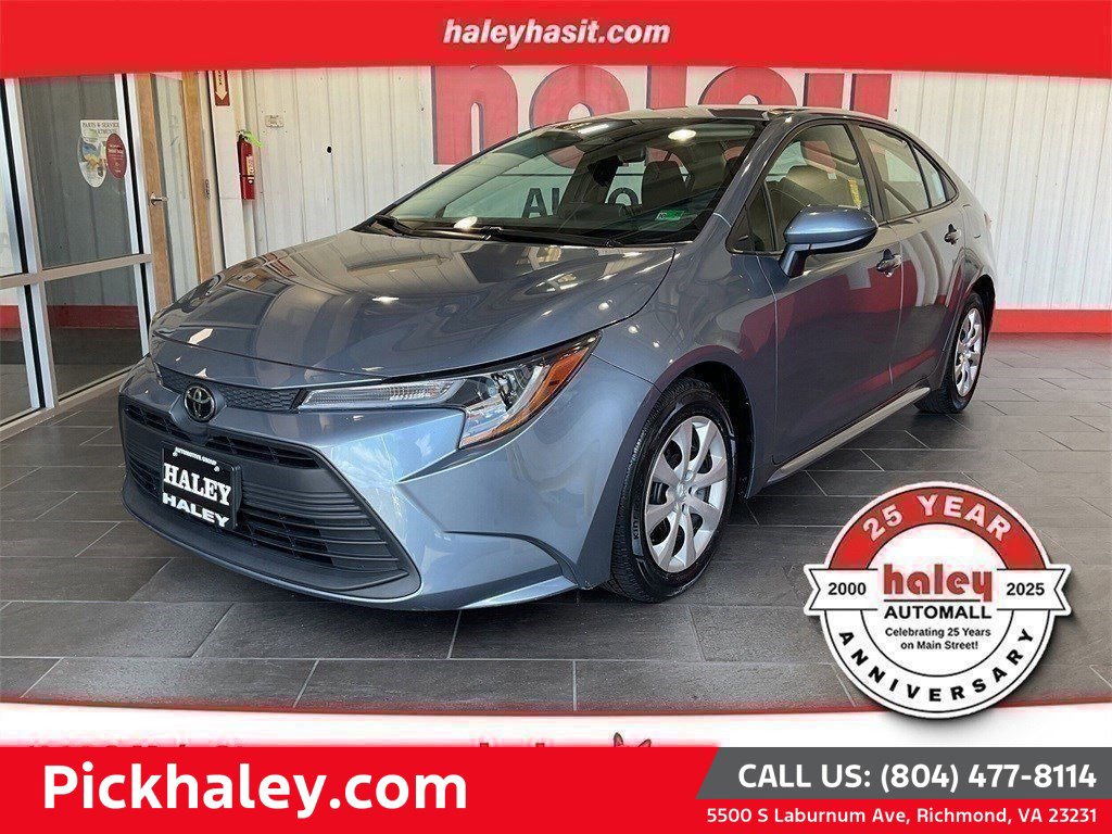 2024 Toyota Corolla LE's photo