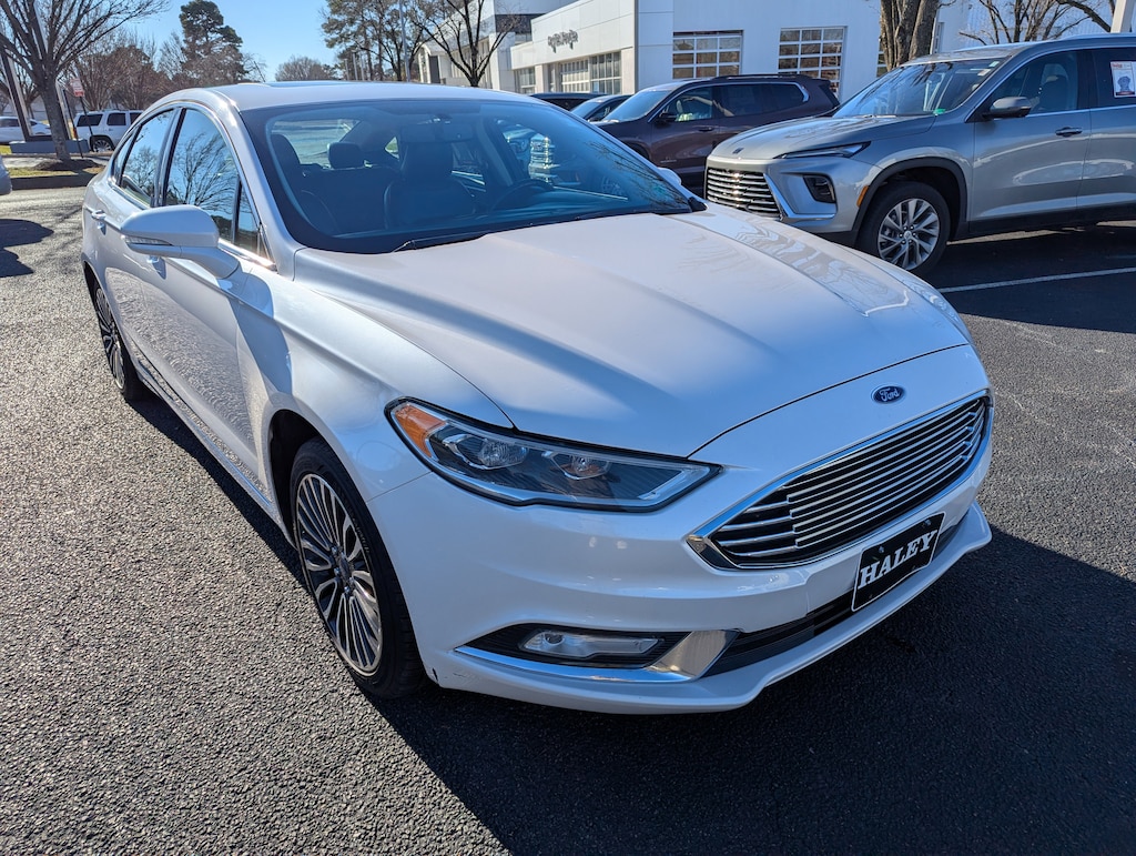 Used 2017 Ford Fusion SE Sedan