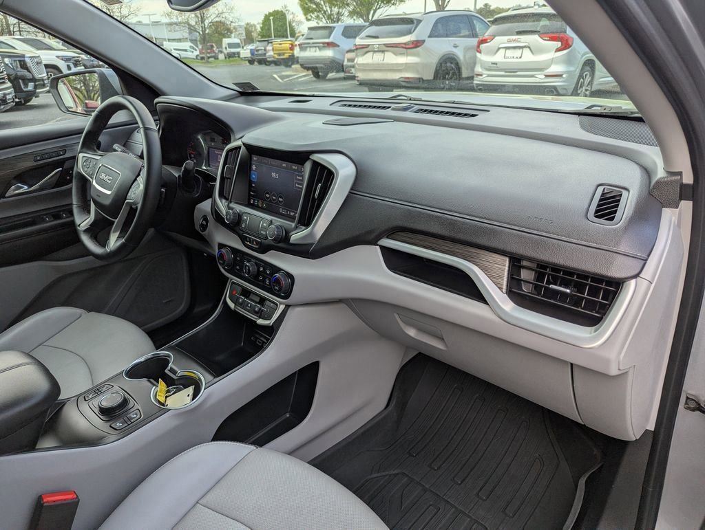 2023 GMC Terrain SLT - Photo 18