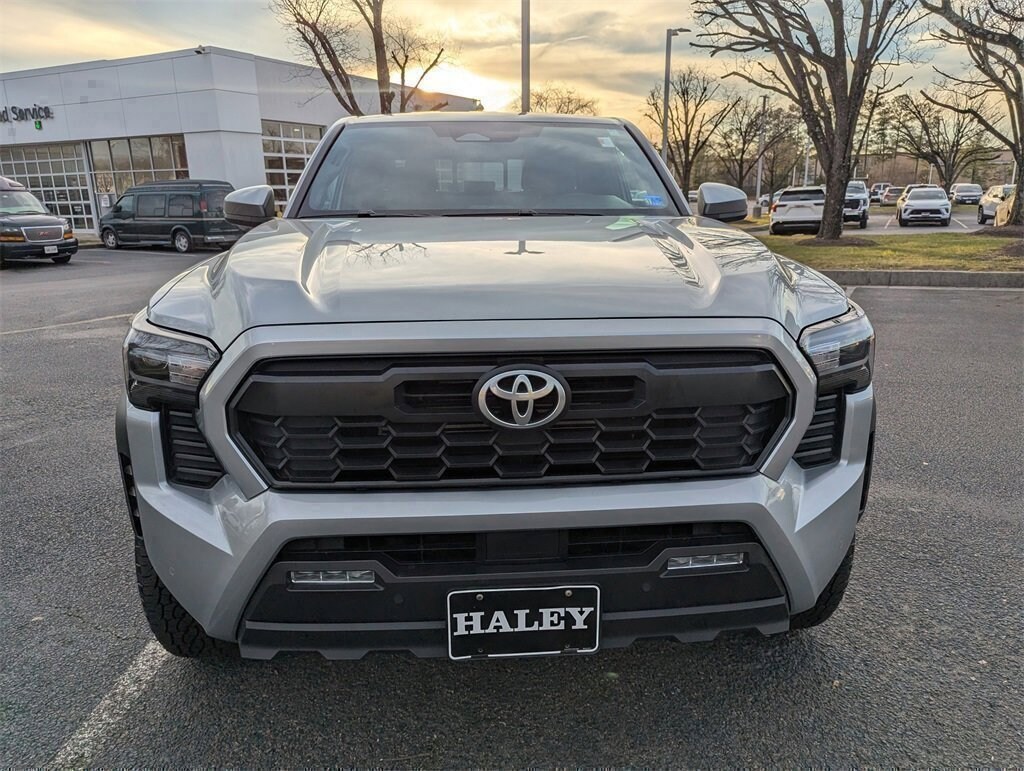 Used 2024 Toyota Tacoma 4WD SR5 Truck Double Cab