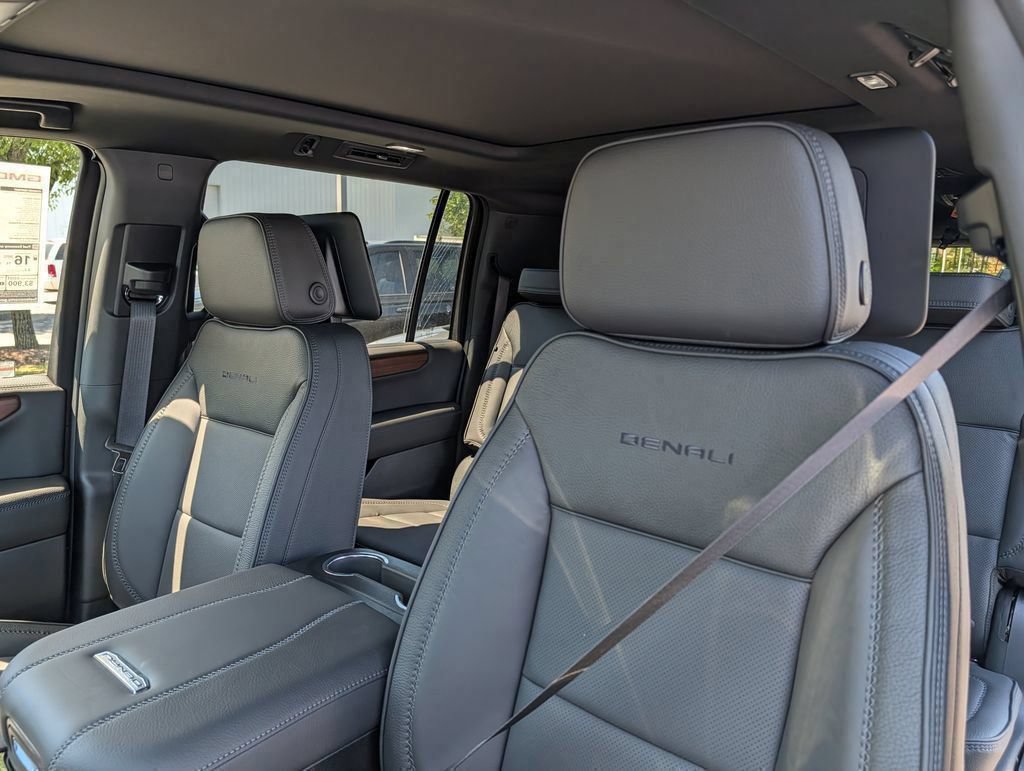 2026 GMC Yukon XL Denali - Photo 11