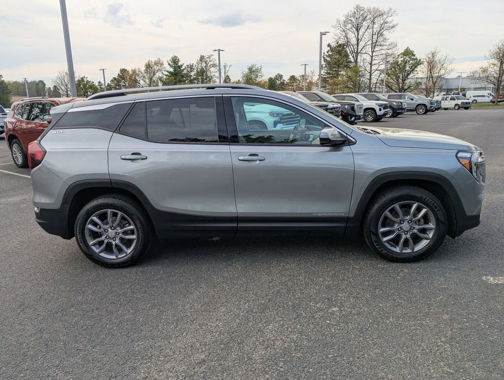 2023 GMC Terrain SLT - Photo 9