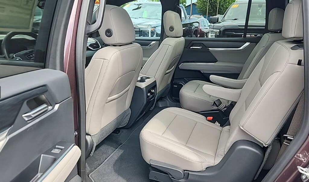Used 2024 GMC Acadia Elevation SUV