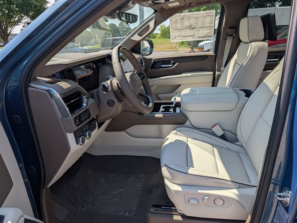 2026 GMC Yukon Denali - Photo 10