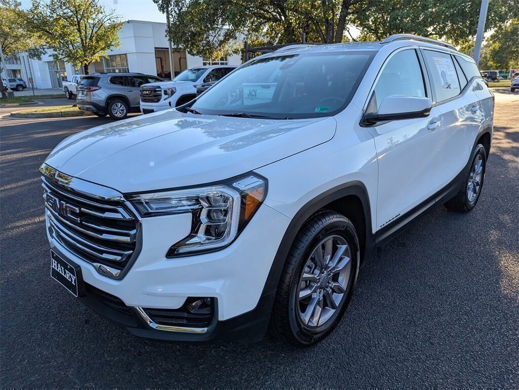 Used 2024 GMC Terrain SLT SUV