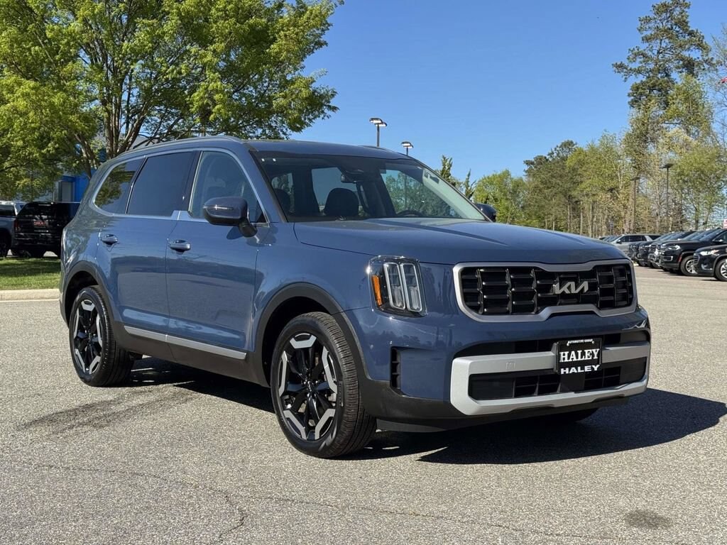 Used 2023 Kia Telluride S
