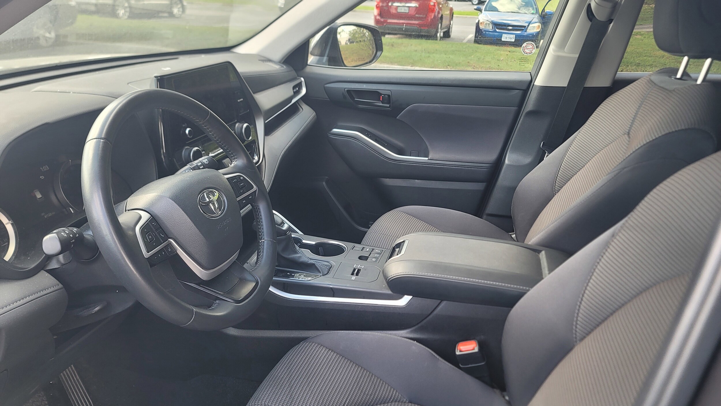 2025 Toyota Grand Highlander XLE photo 3