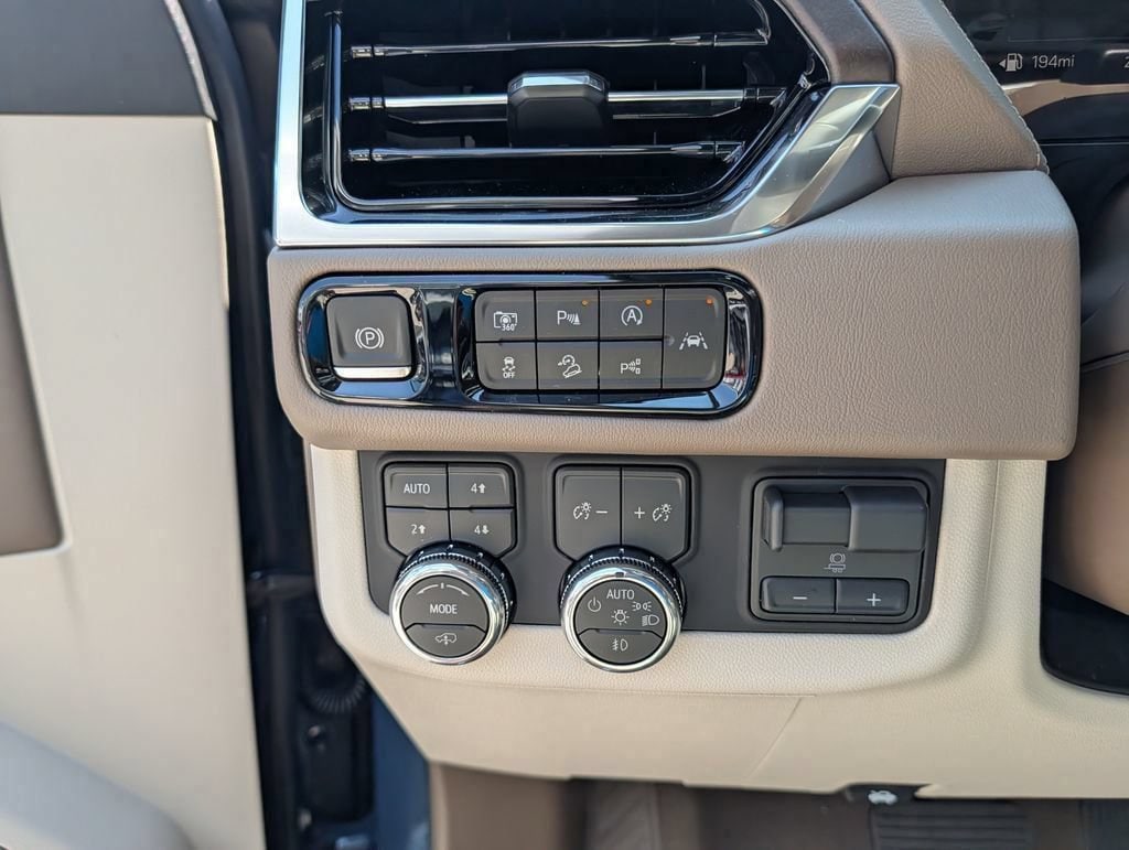2026 GMC Yukon Denali - Photo 17
