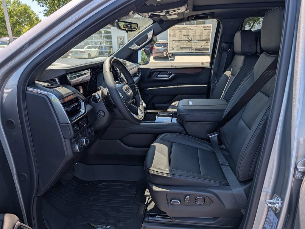 2026 GMC Yukon XL Denali - Photo 10
