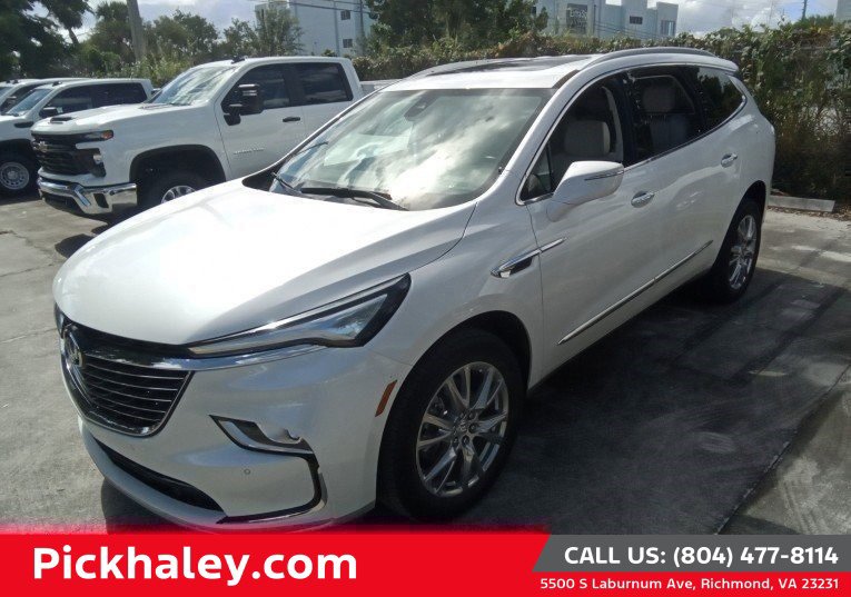 2023 Buick Enclave Essence's photo
