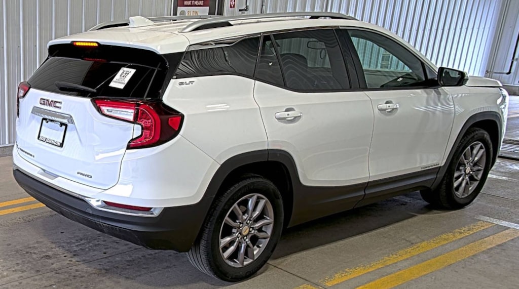Used 2023 GMC Terrain SLT SUV