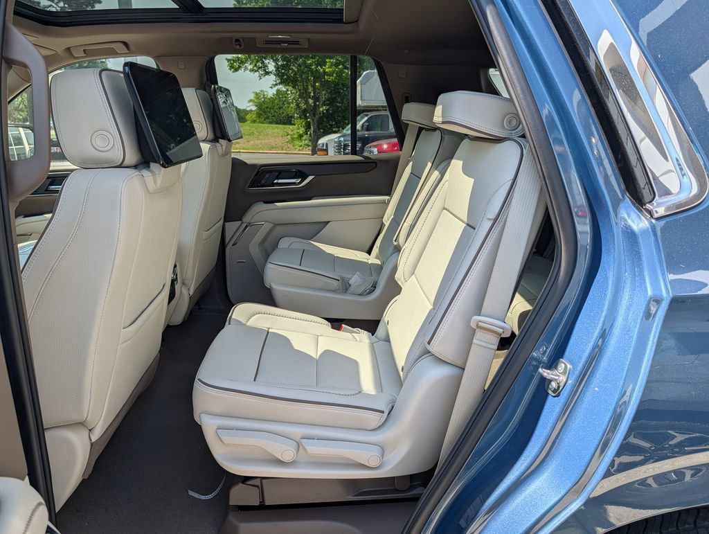 2026 GMC Yukon Denali - Photo 12
