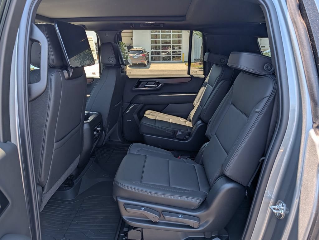 2026 GMC Yukon XL Denali - Photo 13