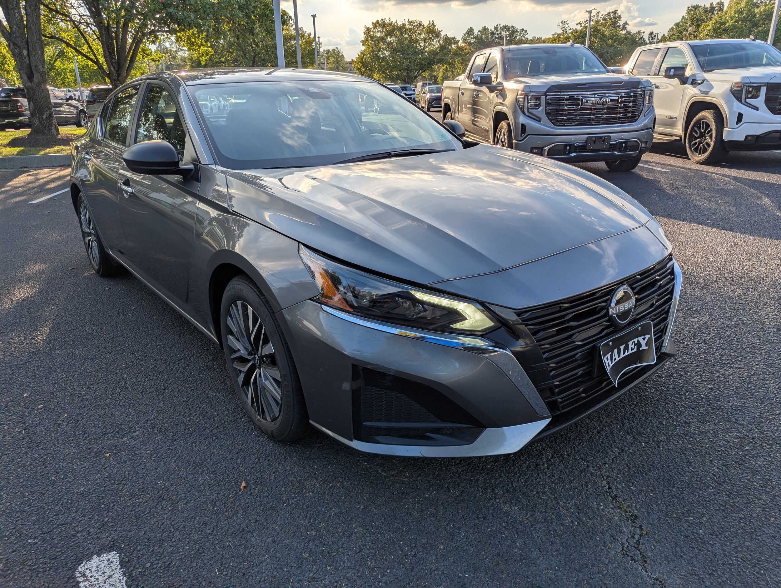 2024 Nissan Altima 2.5 SV photo 2