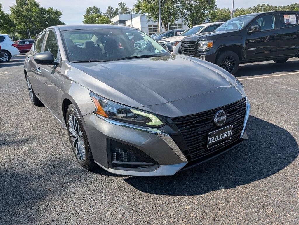 Used 2025 Nissan Altima SV