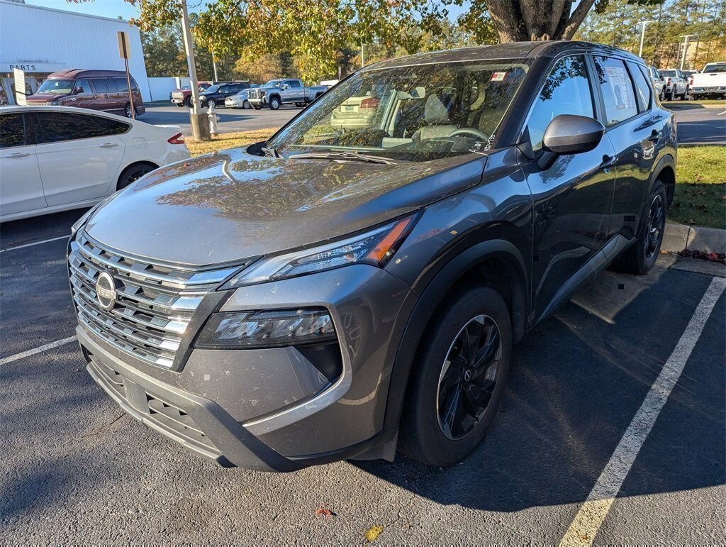 Used 2024 Nissan Rogue SV SUV